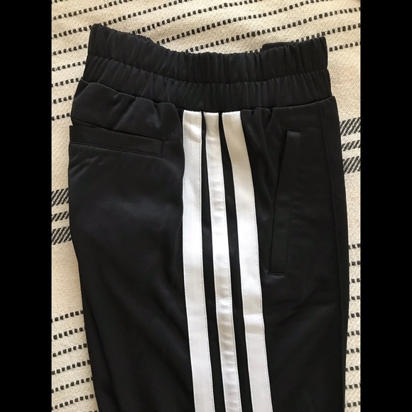 Joggers - Picture 2 of 3